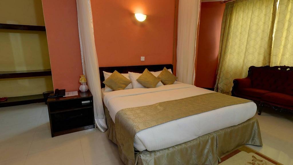 Royal City Dubai Complex Kisumu Bagian luar foto