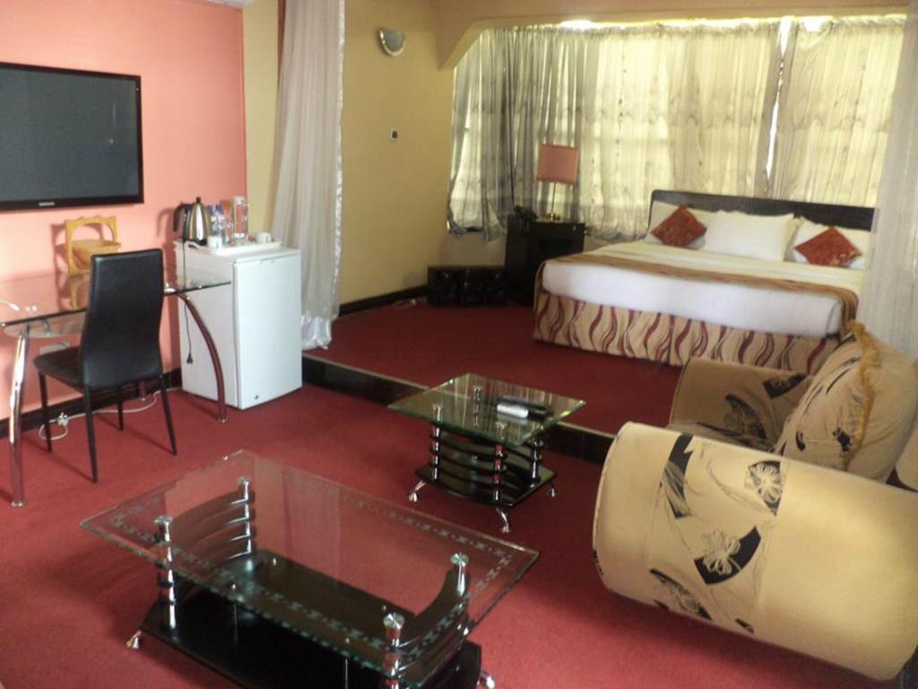 Royal City Dubai Complex Kisumu Bagian luar foto