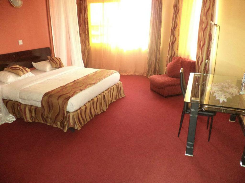 Royal City Dubai Complex Kisumu Bagian luar foto