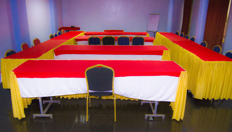 Royal City Dubai Complex Kisumu Bagian luar foto