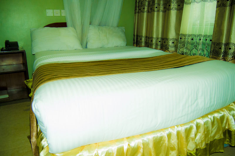 Royal City Dubai Complex Kisumu Bagian luar foto