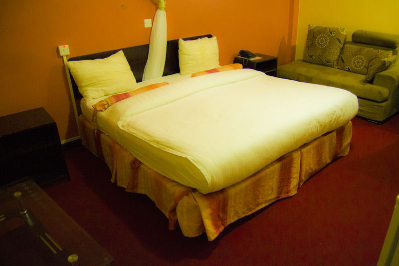 Royal City Dubai Complex Kisumu Bagian luar foto