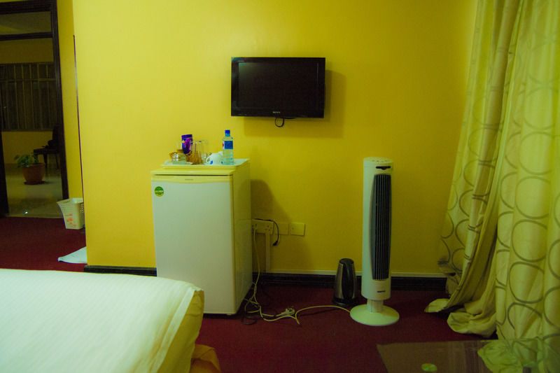 Royal City Dubai Complex Kisumu Bagian luar foto