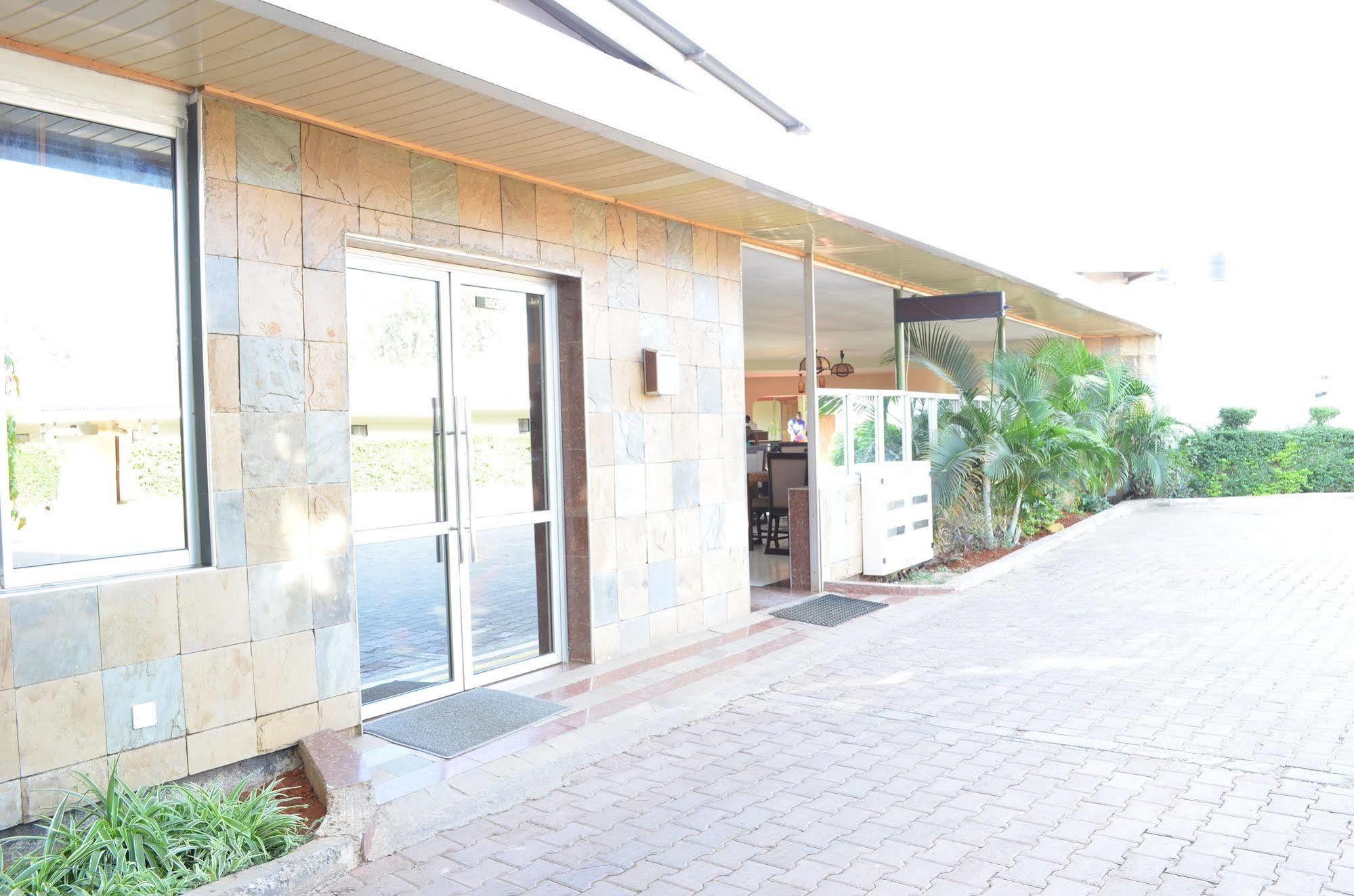 Royal City Dubai Complex Kisumu Bagian luar foto