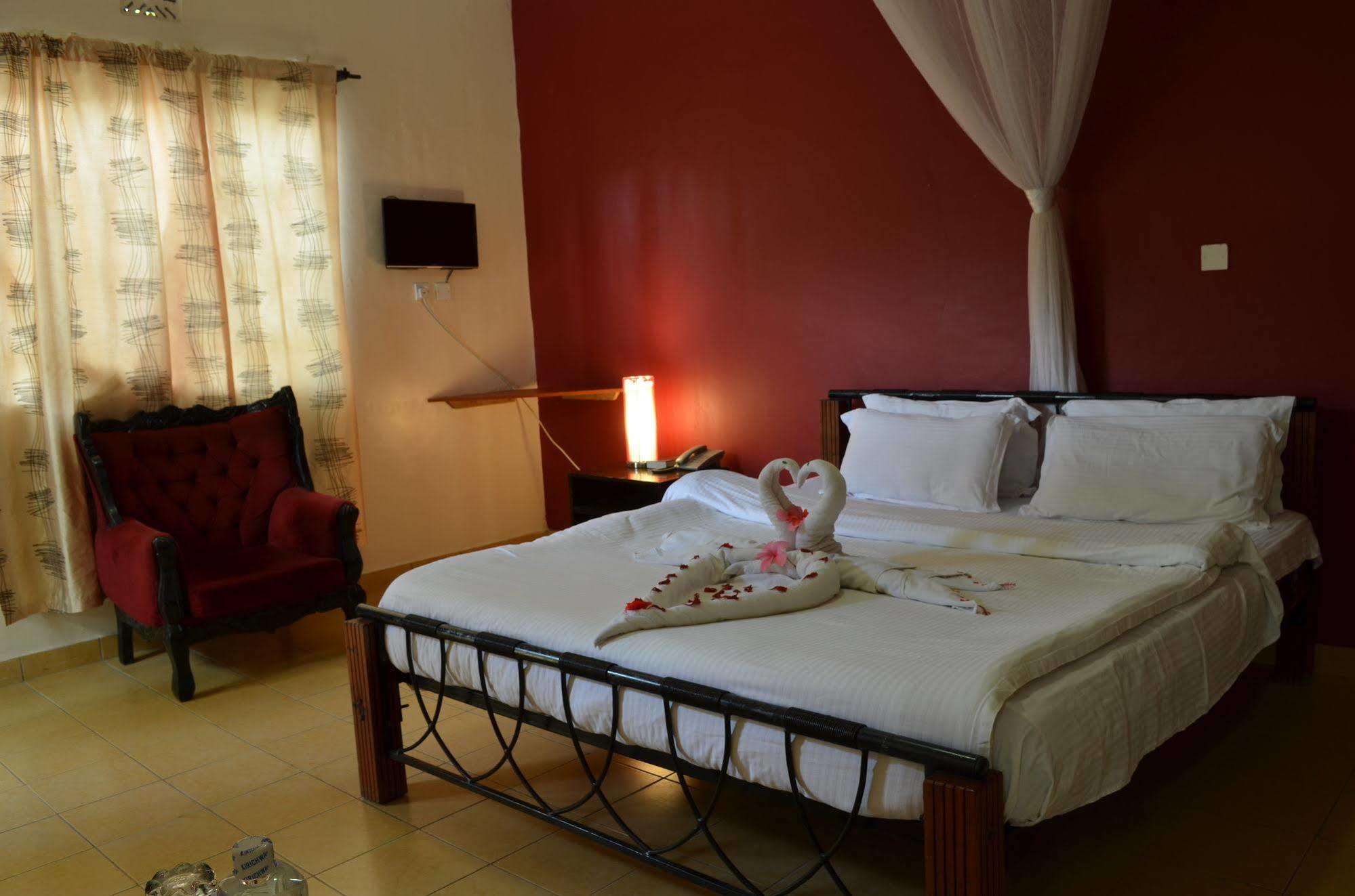 Royal City Dubai Complex Kisumu Bagian luar foto