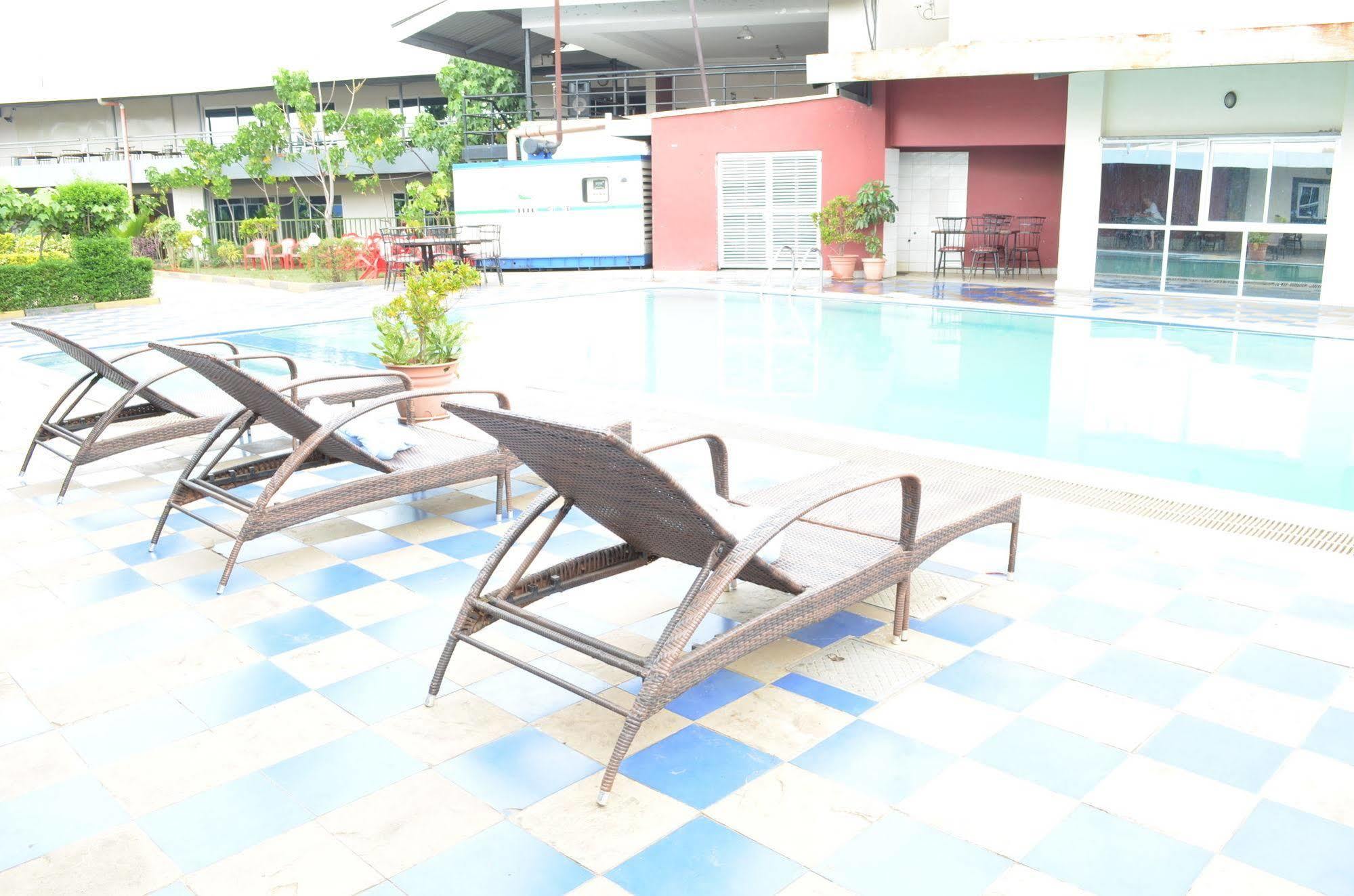 Royal City Dubai Complex Kisumu Bagian luar foto