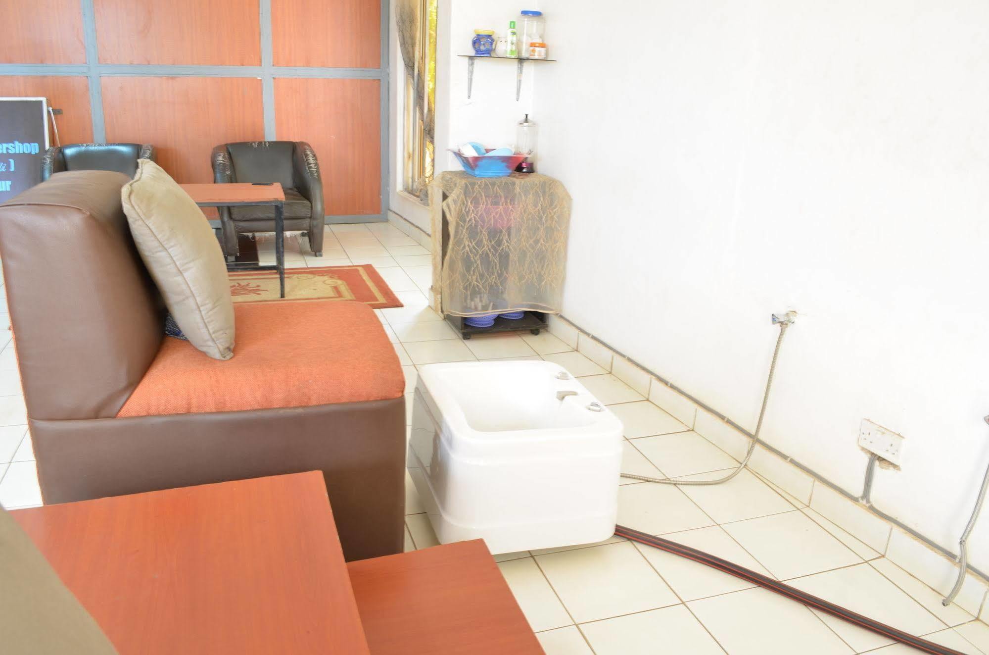 Royal City Dubai Complex Kisumu Bagian luar foto