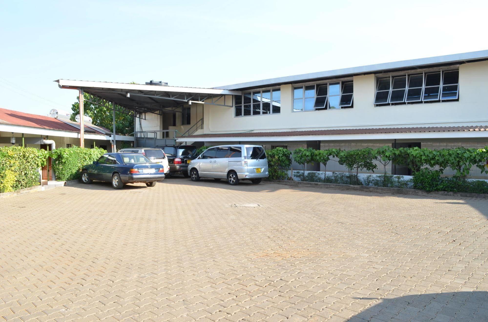 Royal City Dubai Complex Kisumu Bagian luar foto